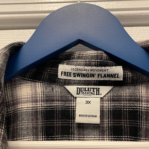 Duluth Trading Co Black and White Plaid Women's Top - Picture 2 of 6